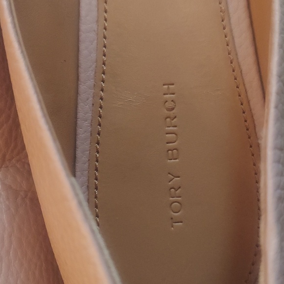 Tory Burch Women's Tan Flats with Gold Logo - Picture 5 of 7